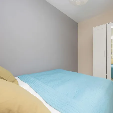 Apartment Bright Close To Old Town And Metro By Renters Warsaw