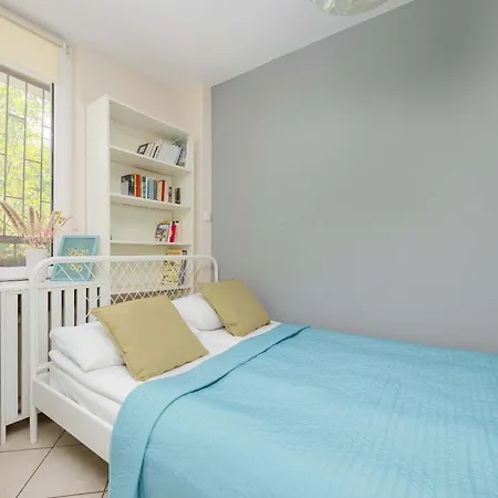 Bright Close To Old Town And Metro By Renters