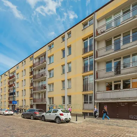 Apartment Bright Close To Old Town And Metro By Renters