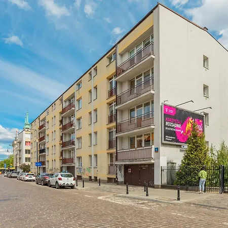 Old Town Next To Metro By Renters Apartmán